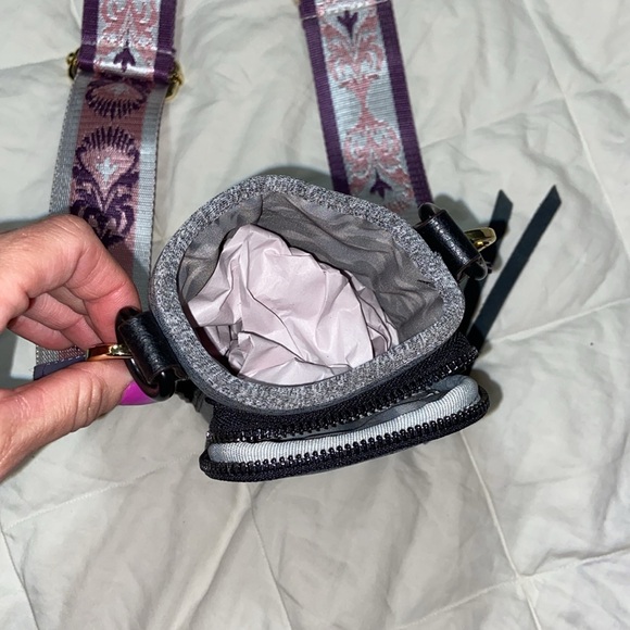 Nwot Aimee Kestenberg heathered On Top Of The World Water Bottle Crossbody B - Picture 7 of 12